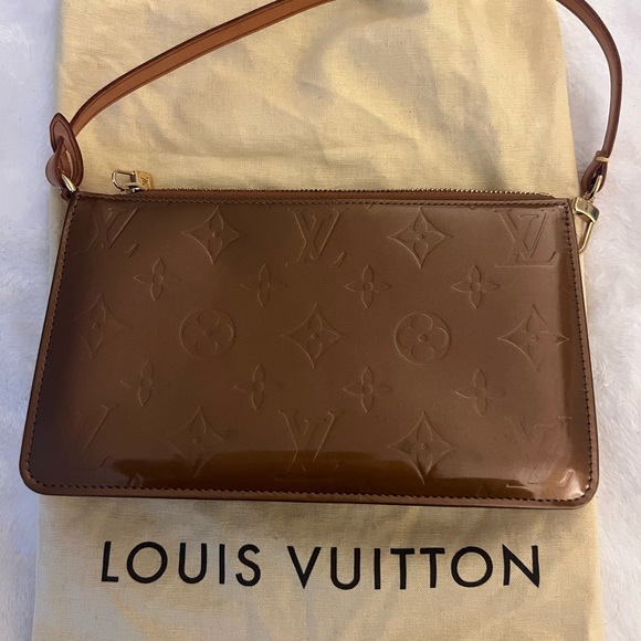 LOUIS VUITTON Pochette Lexington Monogram Verni Clutch/Shoulder Bag - Picture 5 of 9